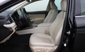 Toyota Camry 2.5 Hybrid 2023 - 8