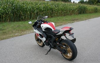 Yamaha yzf R7 - 8