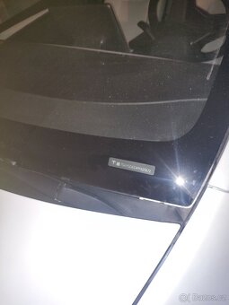Tesla Y - 8