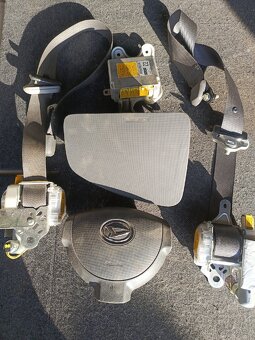 Díly z vozu Daihatsu Sirion,Subaru justy - 8