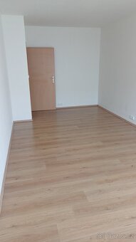 Pronájem bytu 2+kk, Zlín, Na Honech - 8
