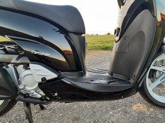 Honda SH 300i - 8