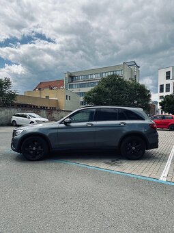 Mercedes-Benz - 8