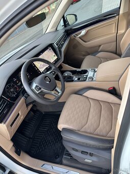 Volkswagen Touareg 3.0 TDI 210 kW, najeto 70 tis. Km, 10/10 - 8