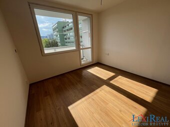 Pronájem bytu 2+kk 32 m2 v panelovém domě Praha 5 Motol - 8
