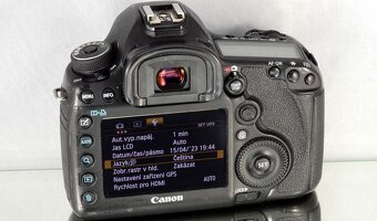 Canon EOS 5D Mrk III full-frameFullHDV 134000 Exp - 8