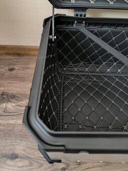 Zadní motokufr TopCase 65L hliníkový stříbrný - 8