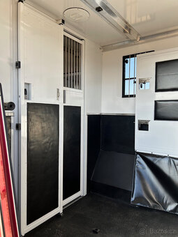 RENAULT MASTER 2,3 l prepravnik na kone - 8