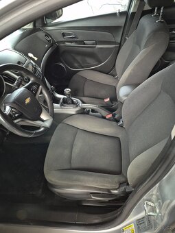 Chevrolet Cruze kombi 1.4 turbo 103 kW - 8