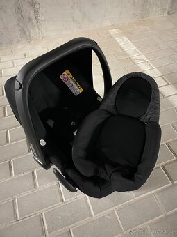 Autosedačka Maxi Cosi Rock se základnou - 8