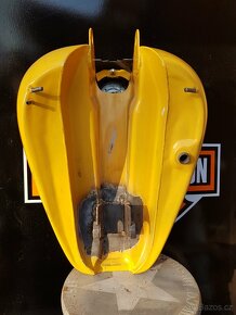 nádrž Harley-Davidson - 8