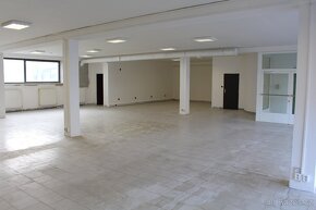 PRONÁJEM OBCHODNÍCH PROSTOR V CENTRU PROSTĚJOVA - 8