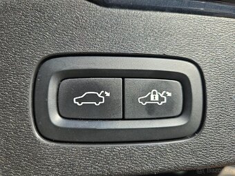 Volvo V60 inscription 2020 D4 104 xxx km, zaruka - 8