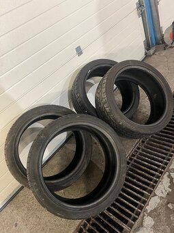 Pneu 225/40/18 - 8