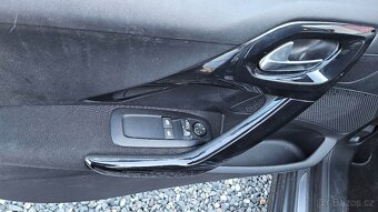 PEUGEOT 208 1,6 HDI STYLE - 8