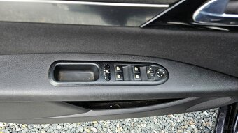 PEUGEOT 407 2,2 HDI 16V Premium Pack - 8