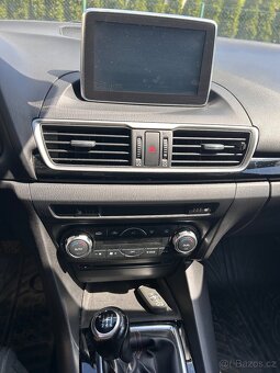Mazda 3 - 8