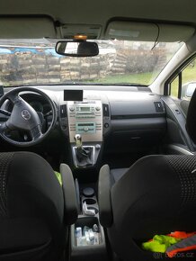 Toyota Corolla Verso 2.2d 130kw 2006 - 8