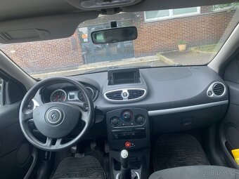Renault Clio - 8