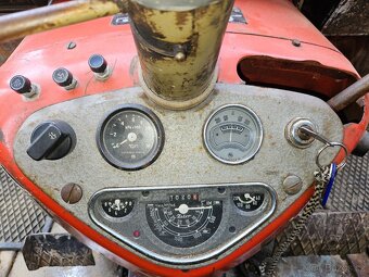 Traktor zetor 6911 - 8