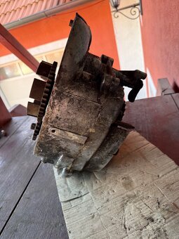 Jawa 250/353 Kývačka - motor - 8