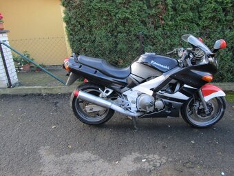 Kawasaki ZZR 600 - 8