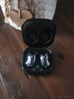 bezdrátová sluchátka Samsung Galaxy Buds Live - 8