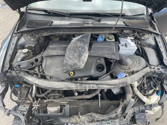 Prodám nepojízdný FORD mondeo - 8