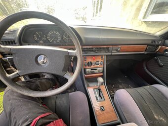 Mercedes Benz W126 300E - 8