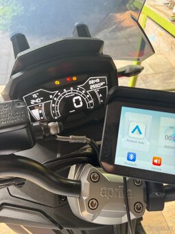 Aprilia SR GT 200 - 8