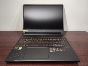 Nitro v16,RTX-4060-8gb-Mux,R7-8845hs,DDR5-32gb,ZÁRUKA - 8