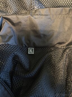 Nepromokavá Nike bunda - 8