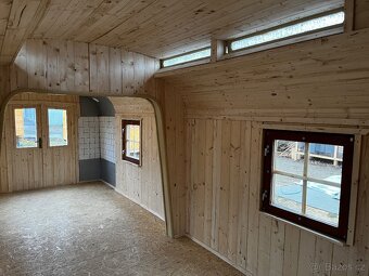 Maringotka délka 7 m.Šířka 2.60 .RETRO - 8