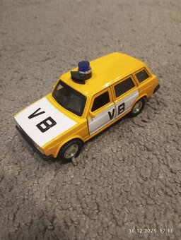 Prodám sbírku historických aut možno i po 1 kuse - 8