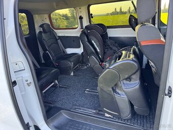 Peugeot EXPERT-TRAVELLER 2018 rok - 8