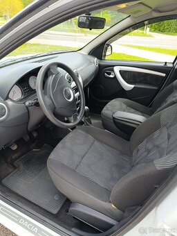 Dacia Sandero - 8