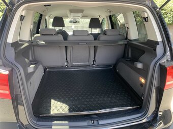 Volkswagen Touran 2.0 TDi 177000KM 7-MÍST r.v. 2011 SERVISKA - 8