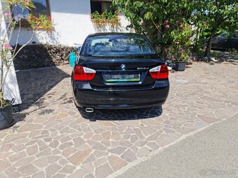 BMW E90 320d 2009 - 8