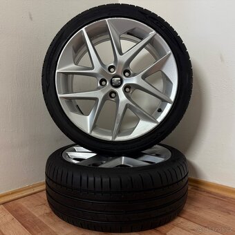 SEAT LEON FR 5x112 R18 ET51+LETNÍ 225/40R18 7,5mm - 8