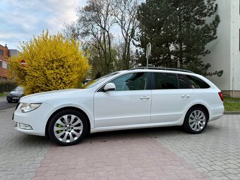 ŠKODA SUPERB II 2.0 TDI ELEGANCE COMBI - 8