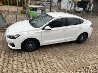Hyundai i30 fastback - 8