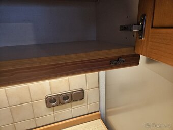 Masivní kuchyňská linka z Německa se spotřebiči - 8