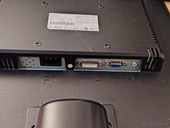 PC monitory Asus a Fujitsu Siemens - 8