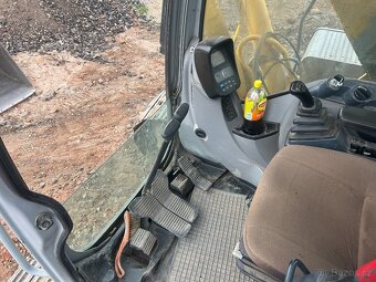 New Holland E215B - 8