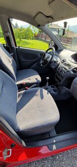 Toyota Yaris p1 2001 1.0 50kw - 8