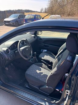 Ford Fiesta 1.3 i - 8