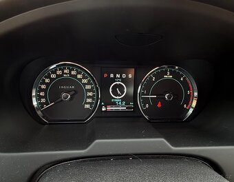 Jaguar XF 3.0 V6 S 275HP - 8