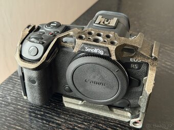 Canon EOS R5 + SmallRig Black Mamba - 8