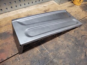 Tatra 148 podběh schodu vnější - 8