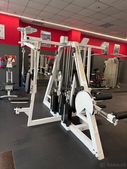 Posilovací stroj - 8